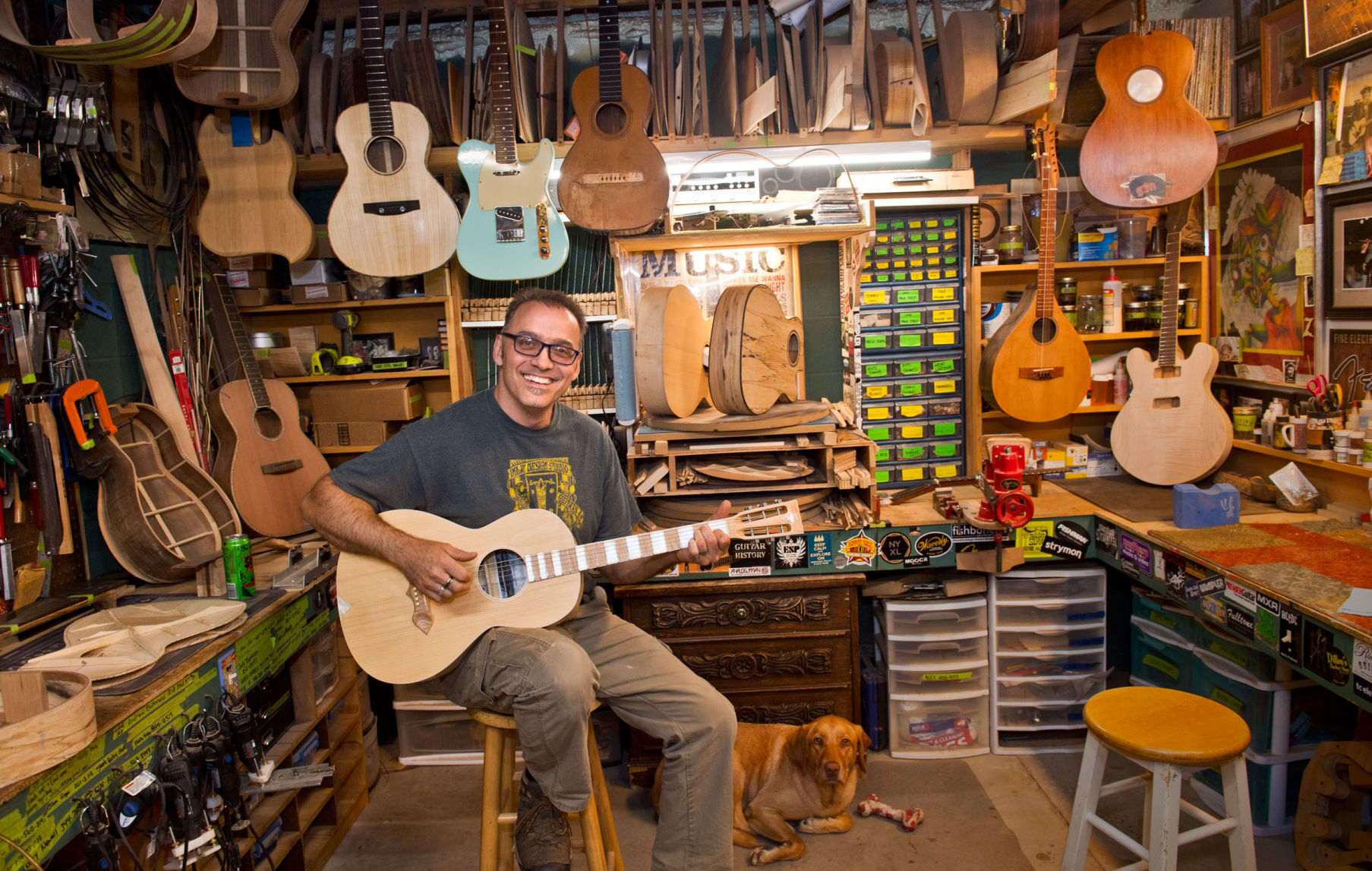 0807_wds_Cox Guitars_cl01.jpg